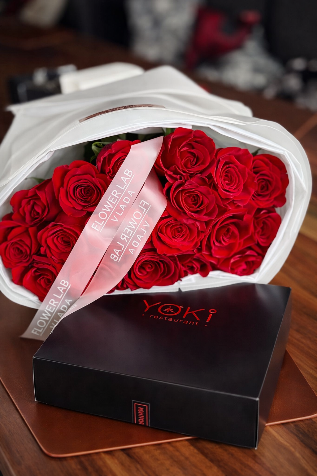 Букет червоних троянд